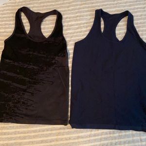 Set of 2 Fabletics Fitted Workout Tanks